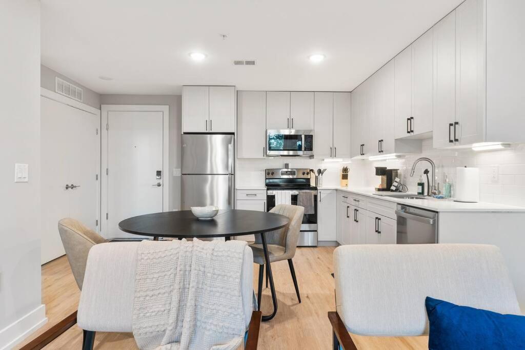 Apartment Nolibs, By Fishtown, Lux King Bed, Fast Wifi, Sleeps 4ppl, Piers