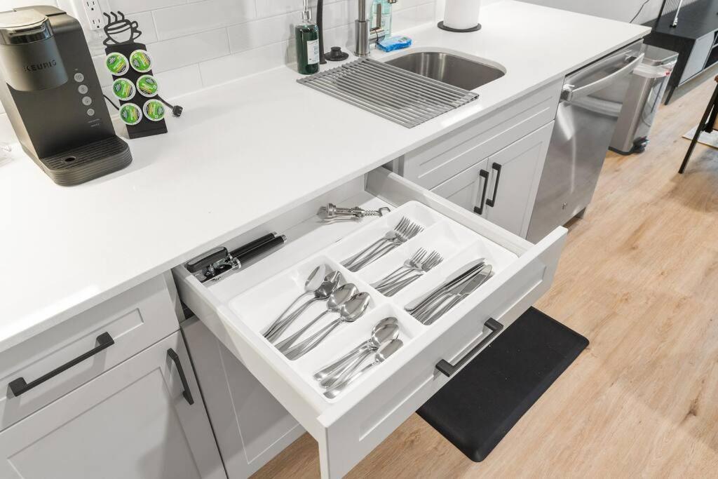 Nolibs, By Fishtown, Lux King Bed, Fast Wifi, Sleeps 4ppl, Piers Apartment *