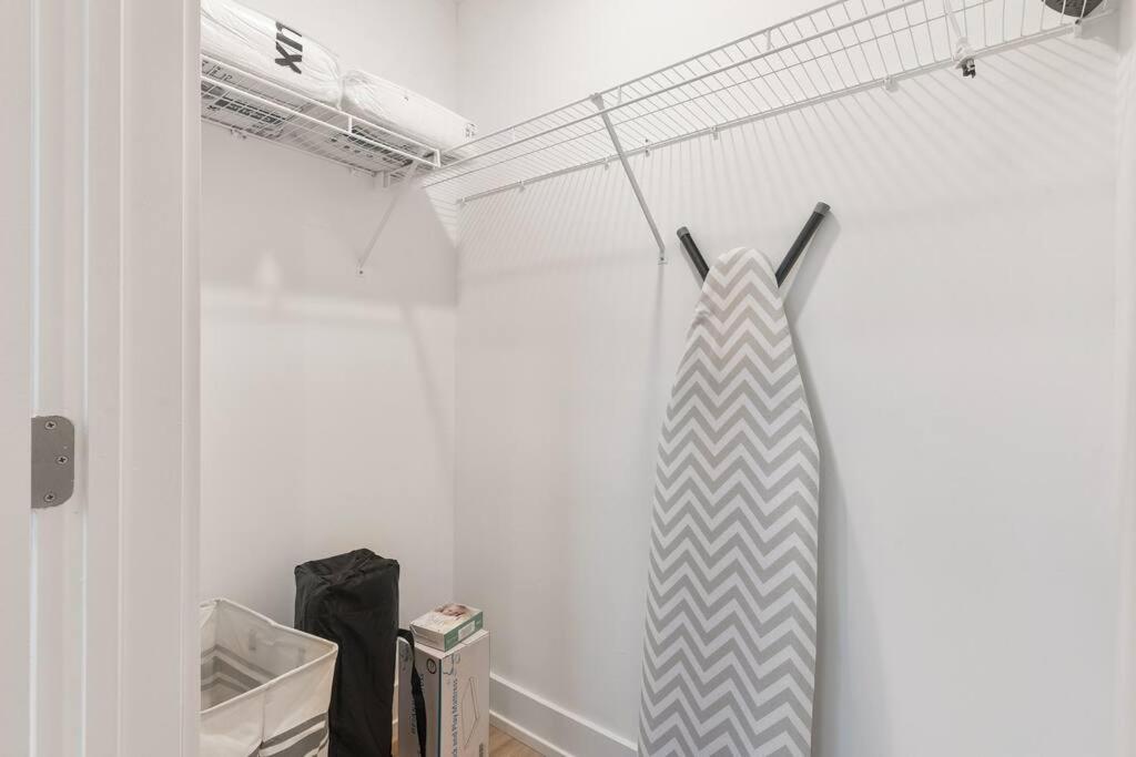 Nolibs, By Fishtown, Lux King Bed, Fast Wifi, Sleeps 4ppl, Piers Apartment Philadelphia